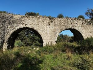 Randonn�e du c�t� du barrage de Malpasset