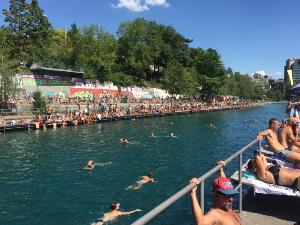  Journ�e � Berne (Suisse) et nager dans l'AAR 
