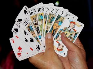 Tarots, autres jeux ou boire un verre  33 Lisieux