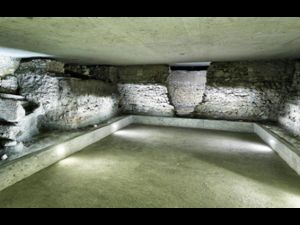 Visite des cryptes de la Collgiale St-Martin