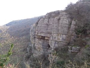 Ruines du Chteau St Alban et Grottes troglodytes 