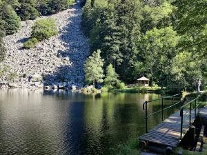 De la Wormsa au Kastelberg et les trois lacs