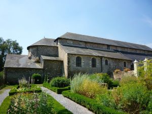 Sortie moto:  Abbatiale St Philbert