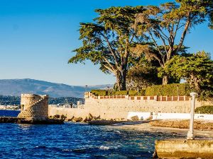 Marche bord de mer Antibes