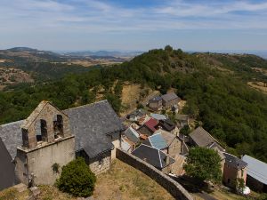 chateau de creste puys de courbiere et lavelle