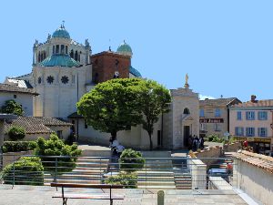 Visite de la Basilique  Ars sur Formans (01)