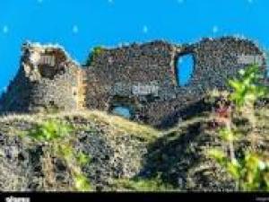 puy d'ecouillat et forteresse de buron