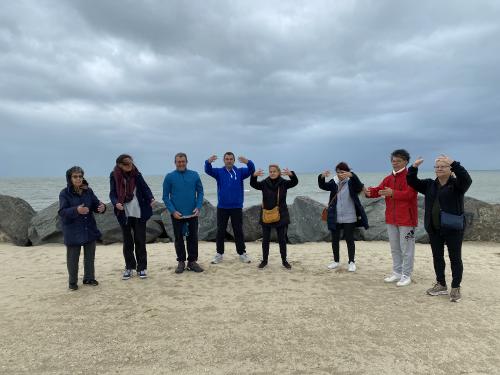 Cours de QiGong lors d’une sortie à Soulac sur Mer